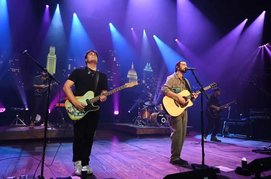 Noah Kahan Captivates with Heartfelt 'Stick Season' on 'Austin City Limits'