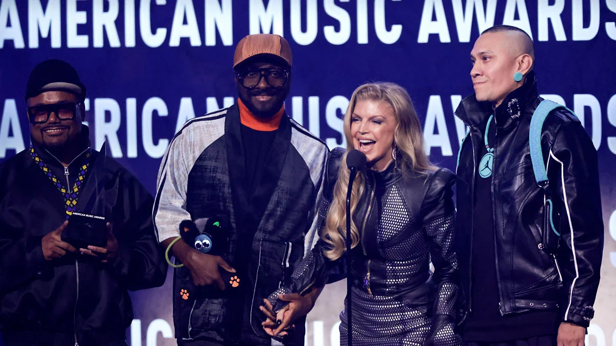 Fergie Reunites With Black Eyed Peas at 2026 AMAs